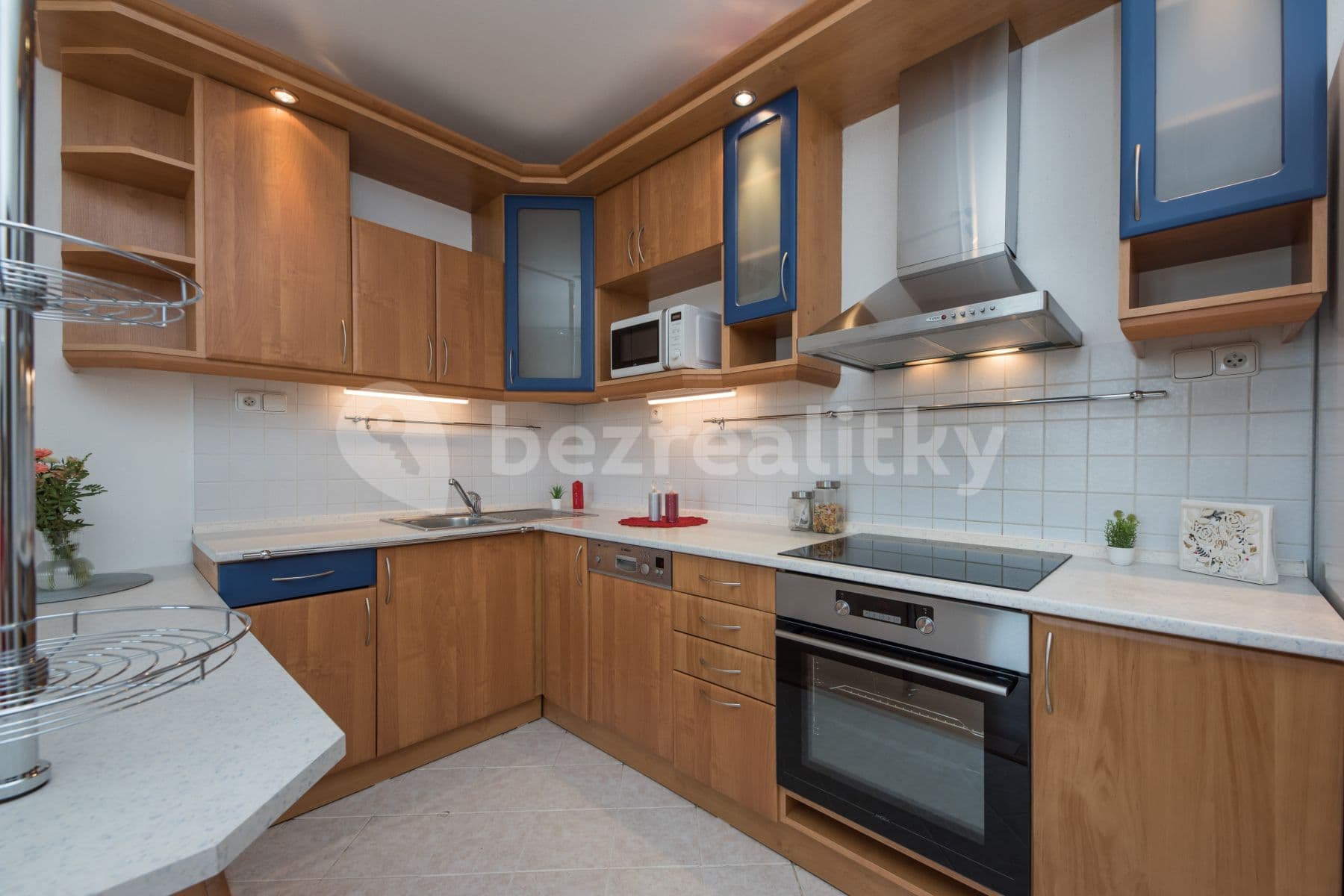Pronájem bytu 2+kk 40 m², Štúrova, Praha, Praha Pronájem bytu 2+kk 40 m², Štúrova, Praha, Praha