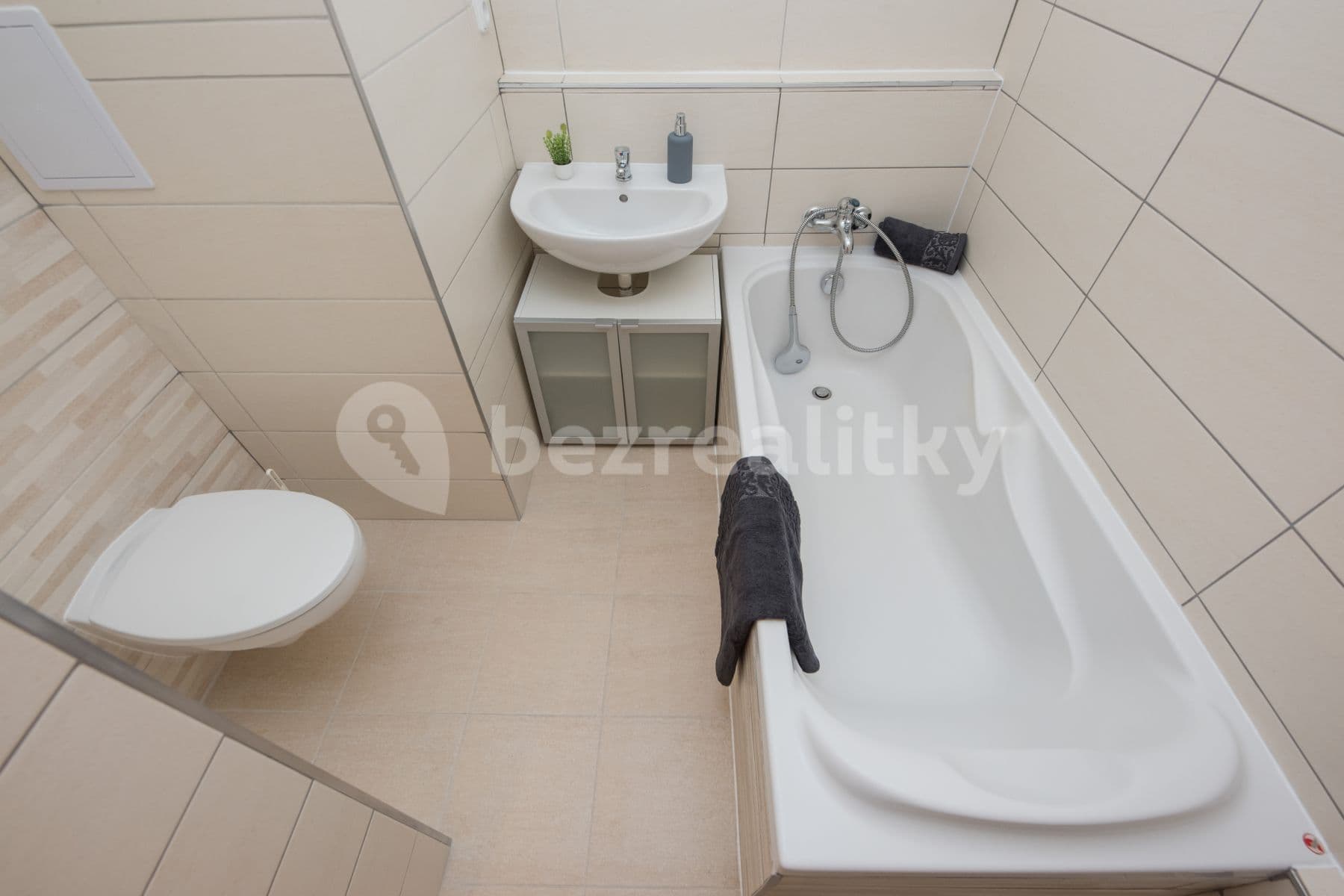 Pronájem bytu 2+kk 40 m², Štúrova, Praha, Praha Pronájem bytu 2+kk 40 m², Štúrova, Praha, Praha
