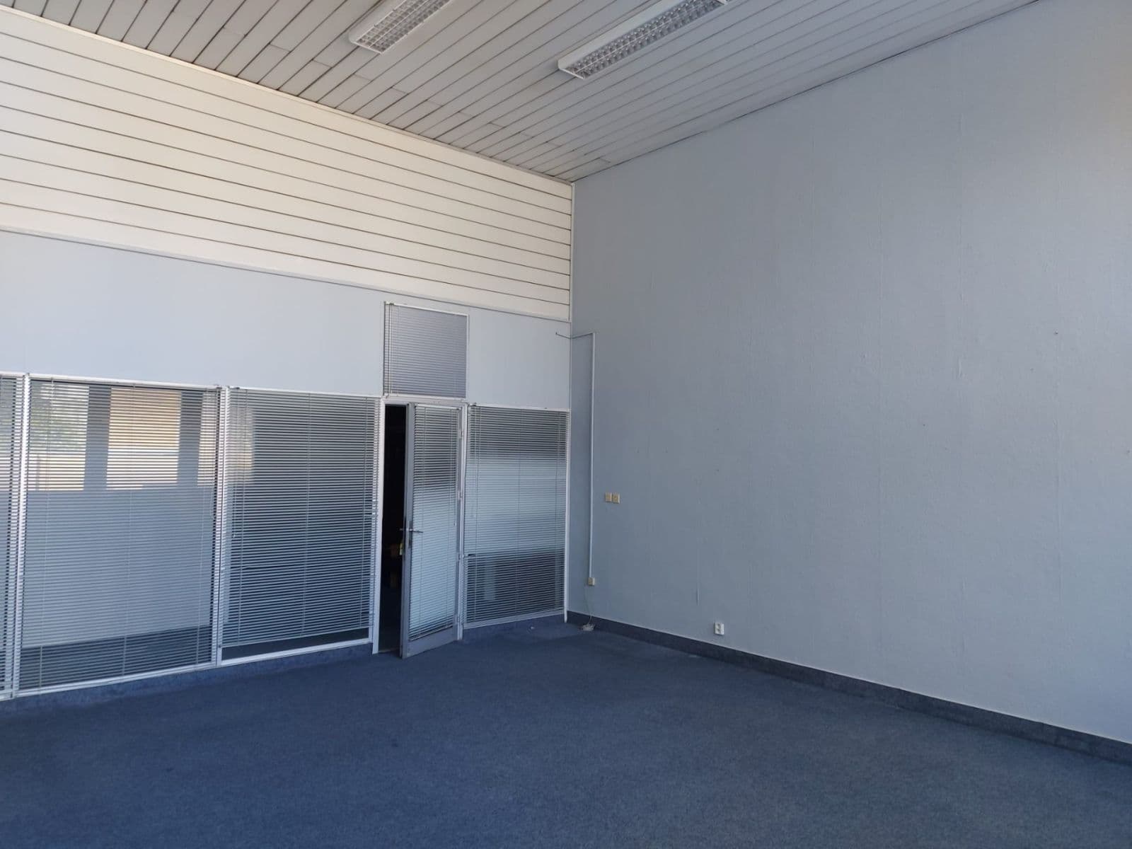 Pronájem kanceláře 20 m², Za Mototechnou, Praha, Praha Pronájem kanceláře 20 m², Za Mototechnou, Praha, Praha