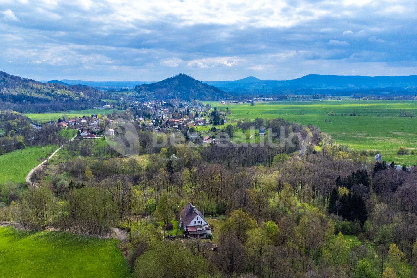 Prodej pozemku 2.206 m², Okrouhlá, Liberecký kraj