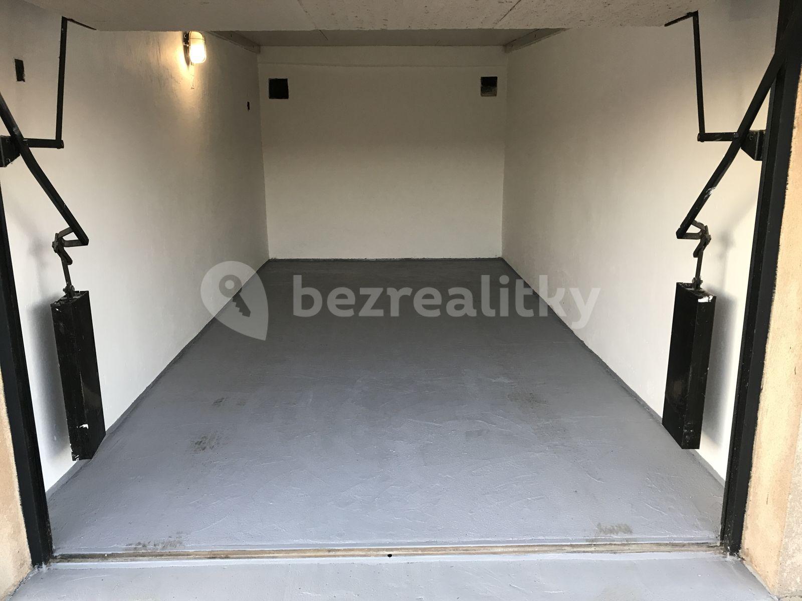 Pronájem garáže 18 m², Zemědělská, Hradec Králové, Královéhradecký kraj