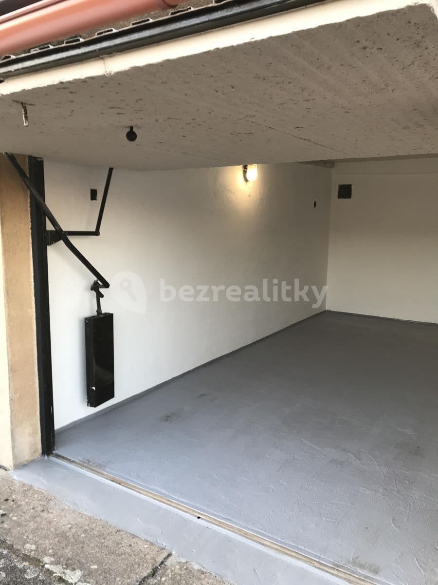 Pronájem garáže 18 m², Zemědělská, Hradec Králové, Královéhradecký kraj
