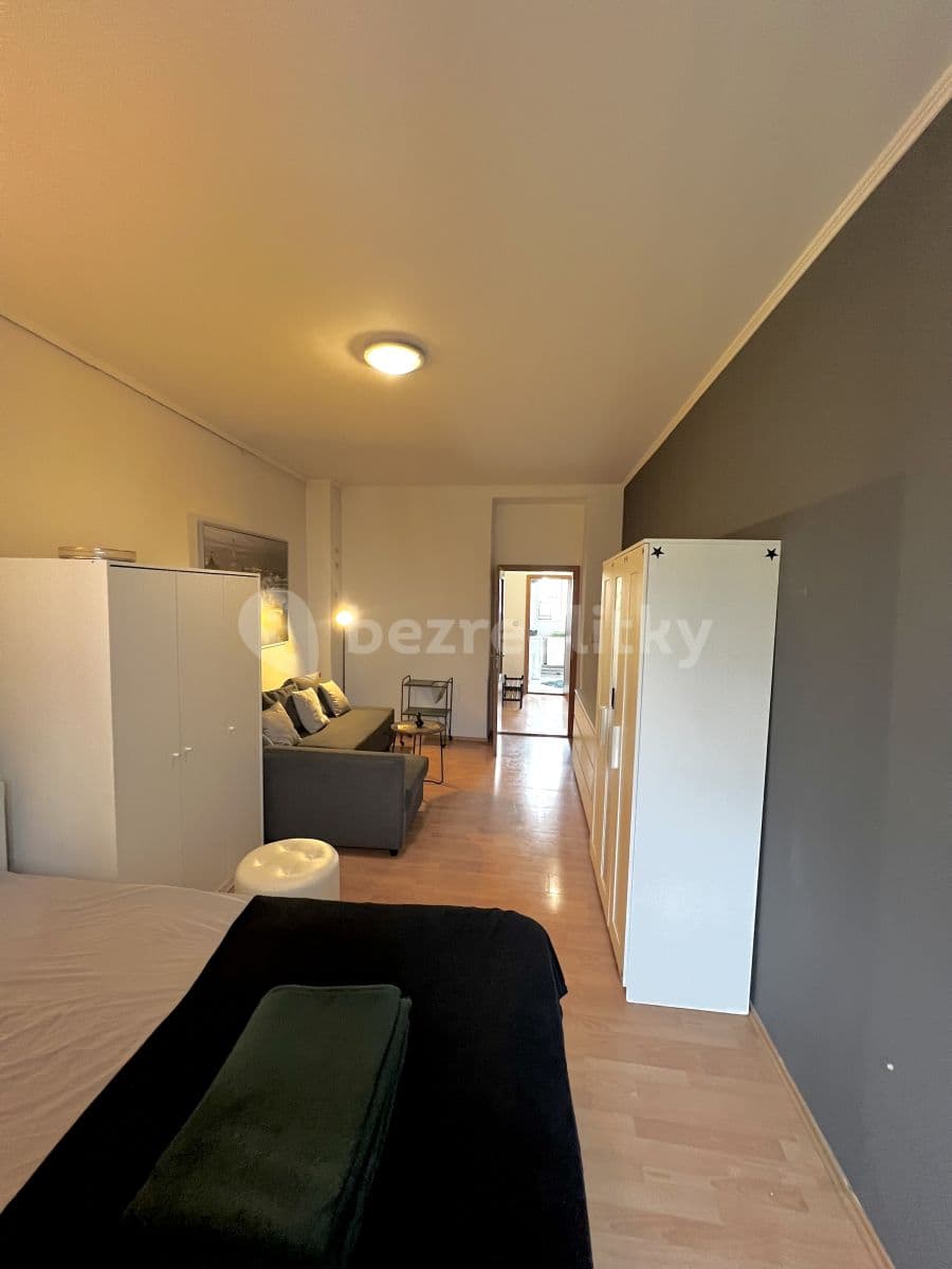 Pronájem bytu 1+1 50 m², Tylovo náměstí, Praha, Praha Pronájem bytu 1+1 50 m², Tylovo náměstí, Praha, Praha