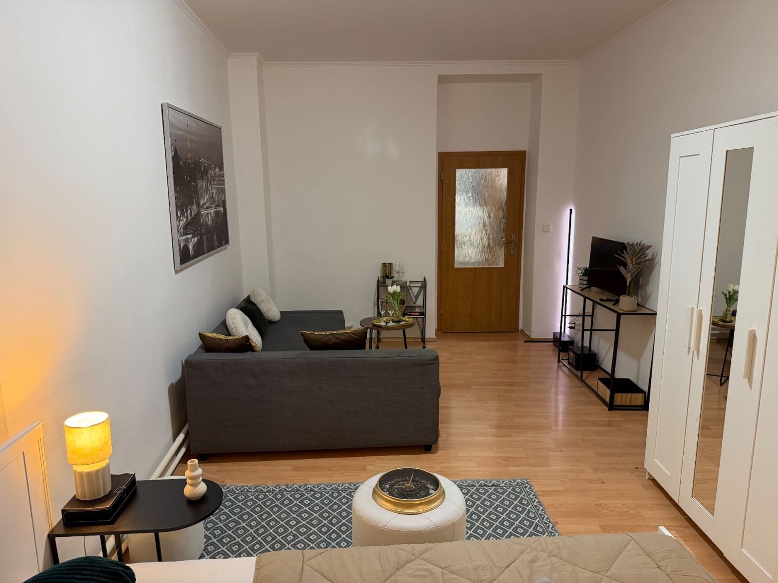 Pronájem bytu 1+1 52 m², Tylovo náměstí, Praha, Praha Pronájem bytu 1+1 52 m², Tylovo náměstí, Praha, Praha