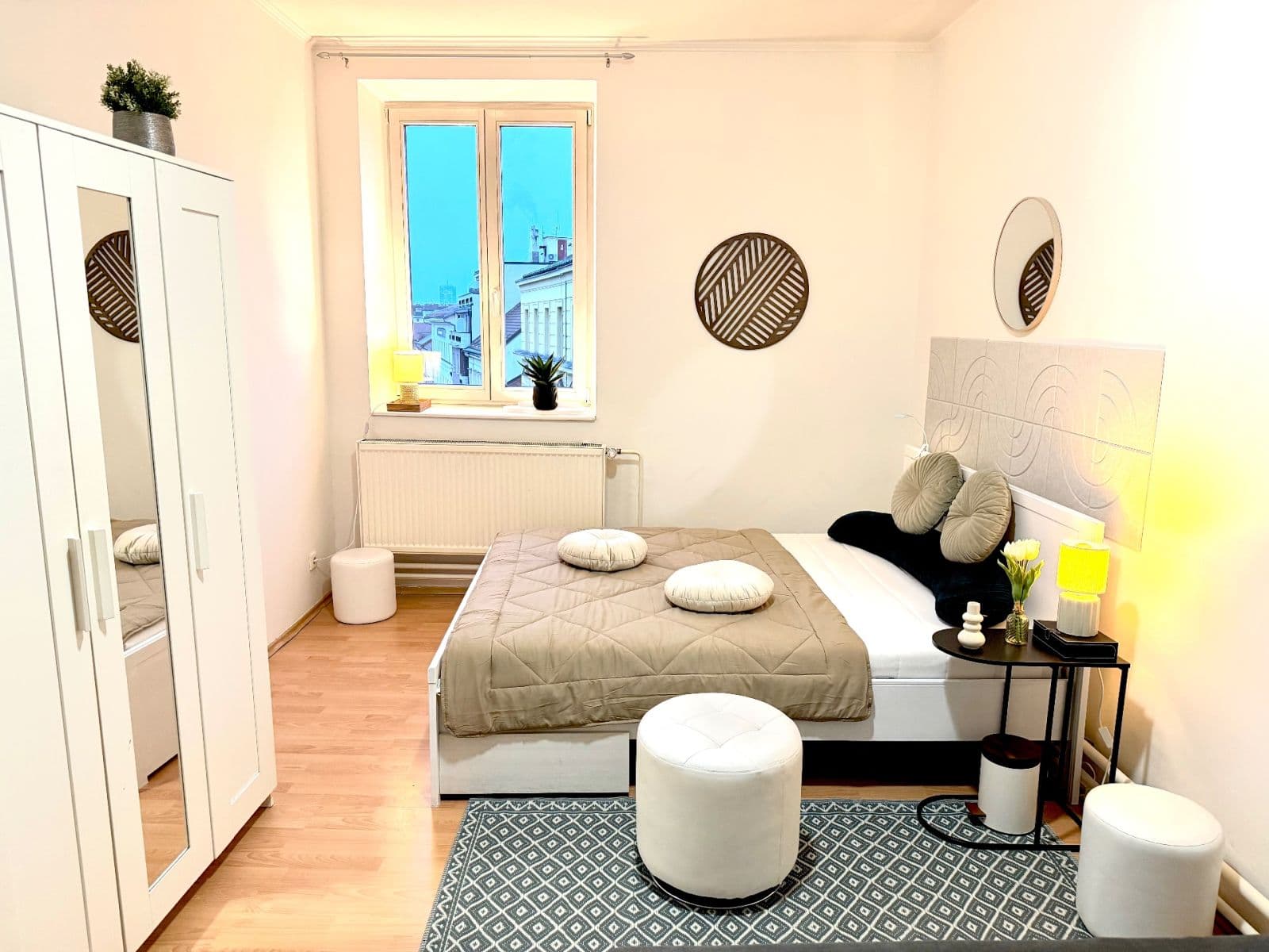Pronájem bytu 1+1 52 m², Tylovo náměstí, Praha, Praha Pronájem bytu 1+1 52 m², Tylovo náměstí, Praha, Praha