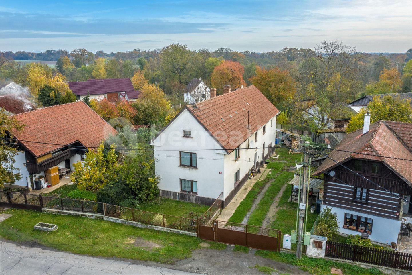 Prodej domu 180 m², pozemek 635 m², Chorušice, Středočeský kraj