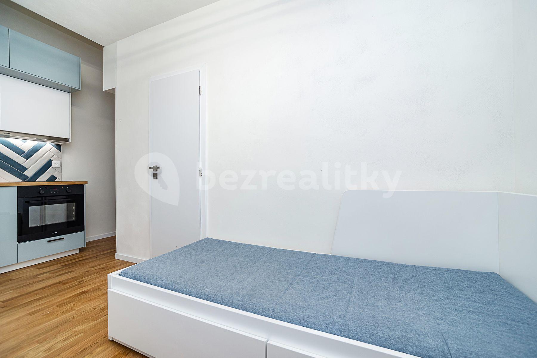 Prodej bytu 1+kk 16 m², Na Šťáhlavce, Praha, Praha