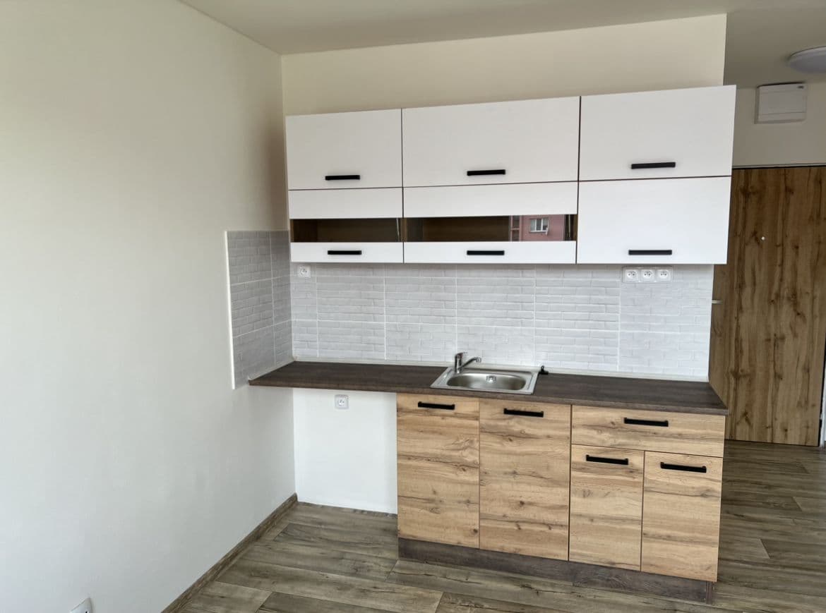 Pronájem bytu 1+kk 21 m², Ladova, Ústí nad Labem, Ústecký kraj Pronájem bytu 1+kk 21 m², Ladova, Ústí nad Labem, Ústecký kraj