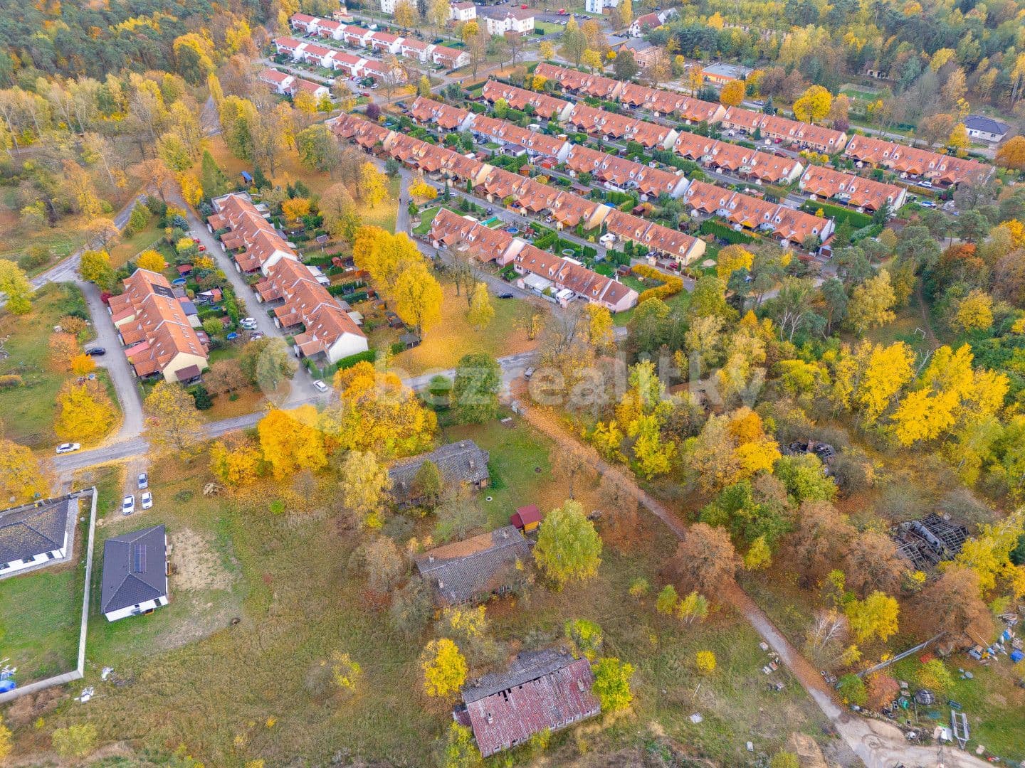 Prodej pozemku 1.028 m², Luštěnice, Středočeský kraj
