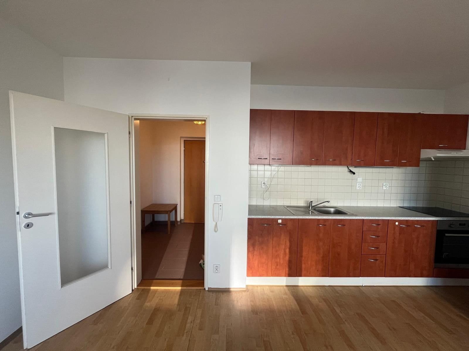 Pronájem bytu 1+kk 34 m², Sluneční náměstí, Praha, Praha Pronájem bytu 1+kk 34 m², Sluneční náměstí, Praha, Praha