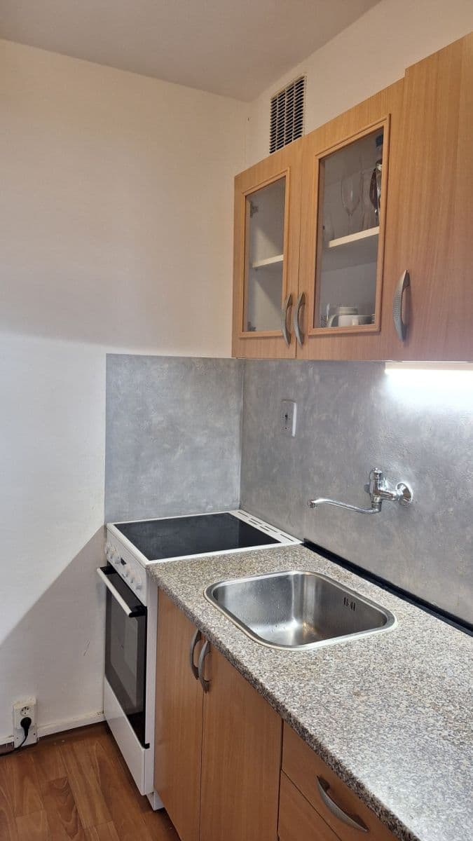 Pronájem bytu 2+kk 45 m², Frýdlantská, Praha, Praha Pronájem bytu 2+kk 45 m², Frýdlantská, Praha, Praha
