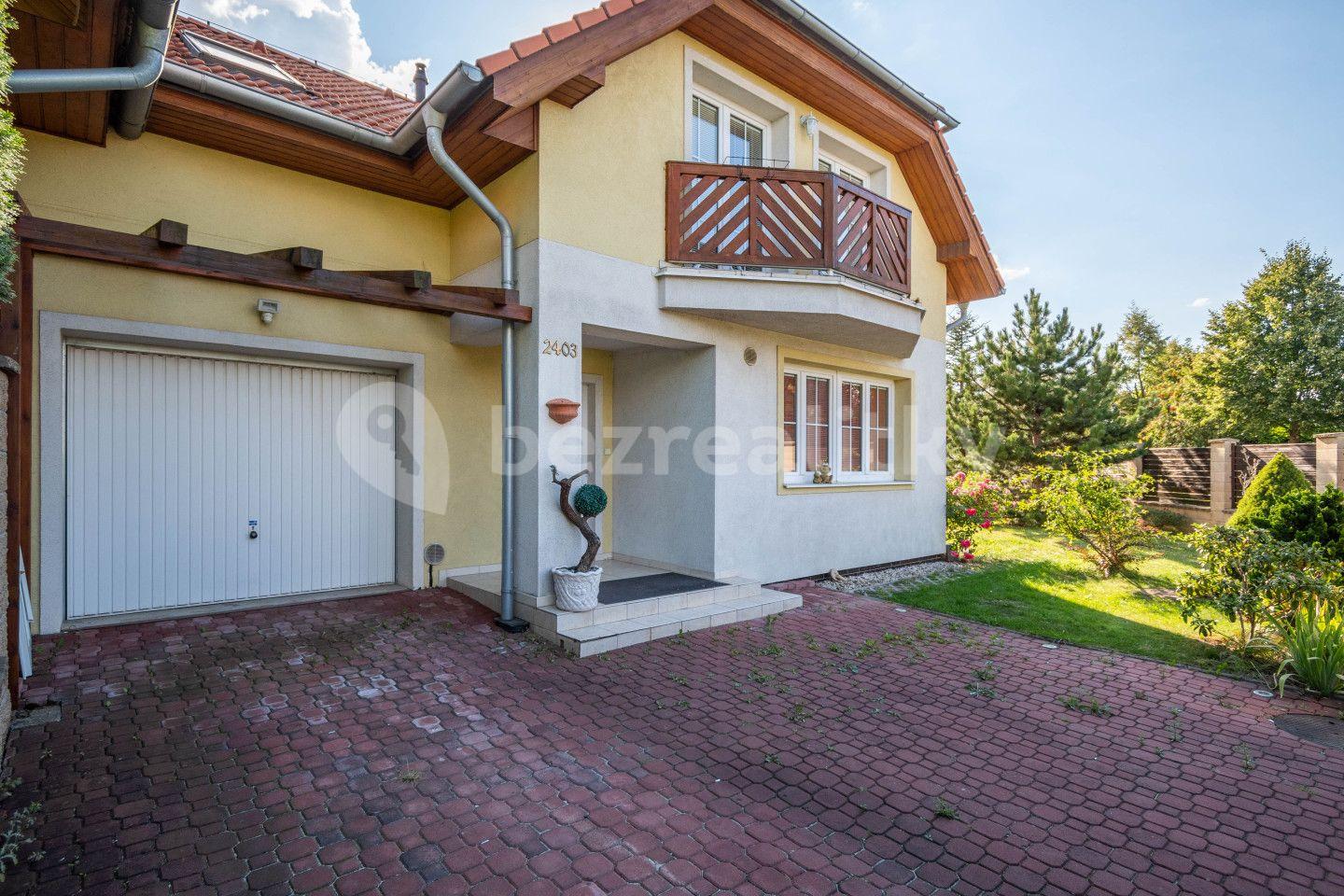 Prodej domu 134 m², pozemek 822 m², náměstí Jana IV. z Dražic, Hostivice, Středočeský kraj