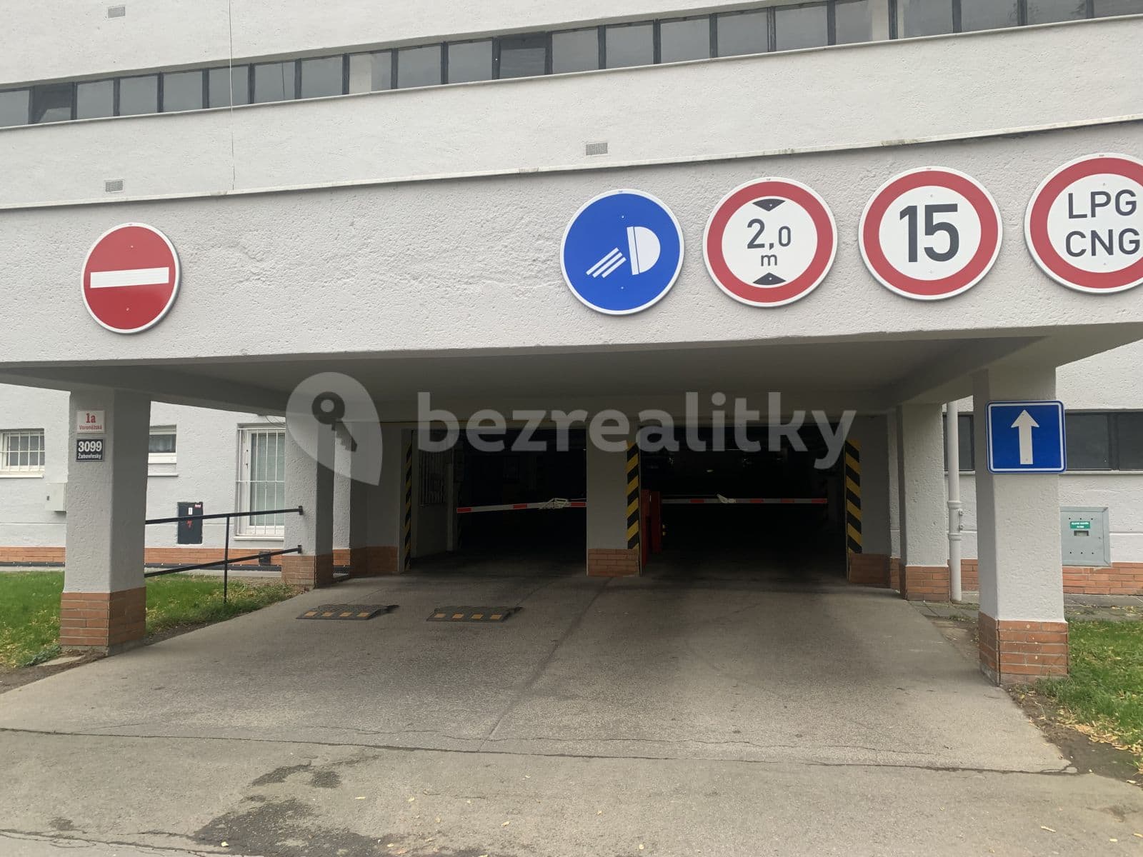 Pronájem garáže 16 m², Voroněžská, Brno, Jihomoravský kraj Pronájem garáže 16 m², Voroněžská, Brno, Jihomoravský kraj