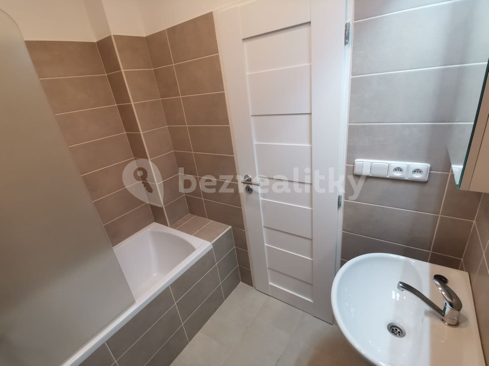 Pronájem bytu 2+1 58 m², Na Míčánkách, Praha, Praha Pronájem bytu 2+1 58 m², Na Míčánkách, Praha, Praha