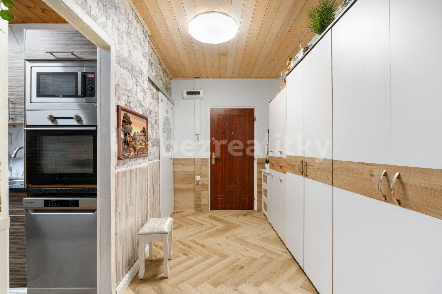 Prodej bytu 3+1 77 m², Jasmínová, Krupka, Ústecký kraj