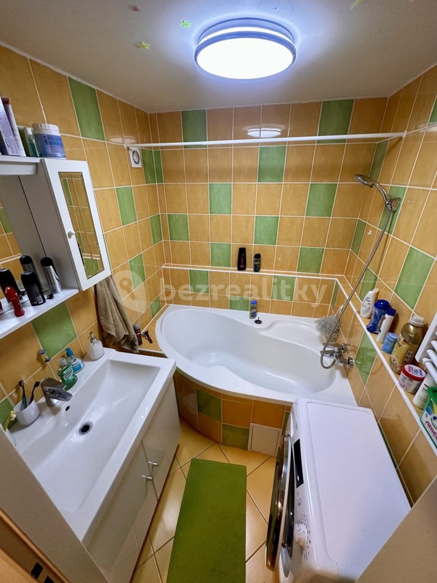 Pronájem bytu 3+1 74 m², Mádrova, Praha, Praha Pronájem bytu 3+1 74 m², Mádrova, Praha, Praha