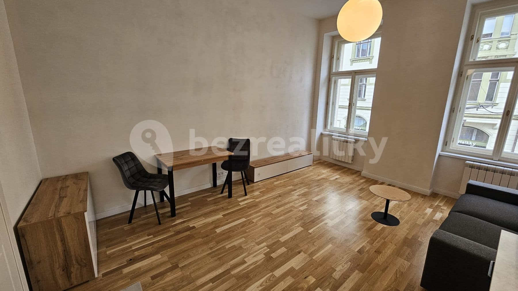 Pronájem bytu 1+kk 35 m², Vítkova, Praha, Praha