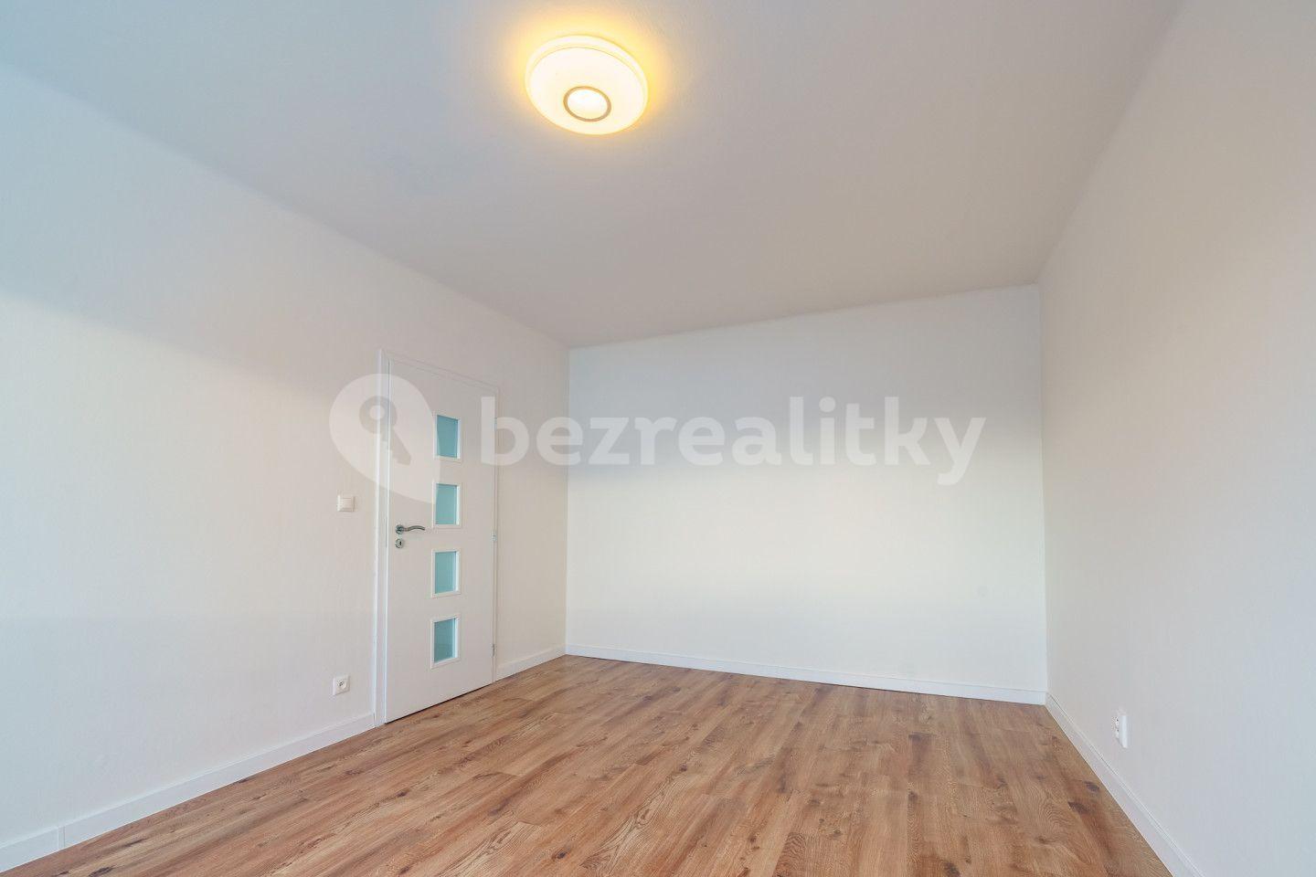 Prodej bytu 2+1 60 m², Hlavní třída, Ostrov, Karlovarský kraj
