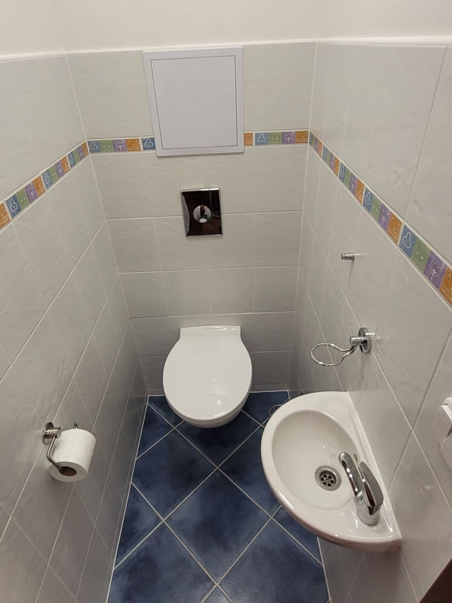 Pronájem bytu 2+kk 90 m², Za černým mostem, Praha, Praha Pronájem bytu 2+kk 90 m², Za černým mostem, Praha, Praha