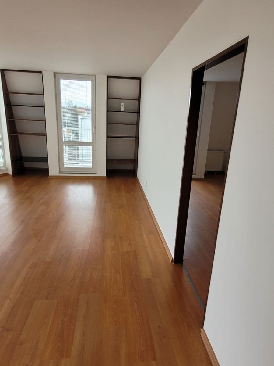 Pronájem bytu 2+kk 90 m², Za černým mostem, Praha, Praha Pronájem bytu 2+kk 90 m², Za černým mostem, Praha, Praha