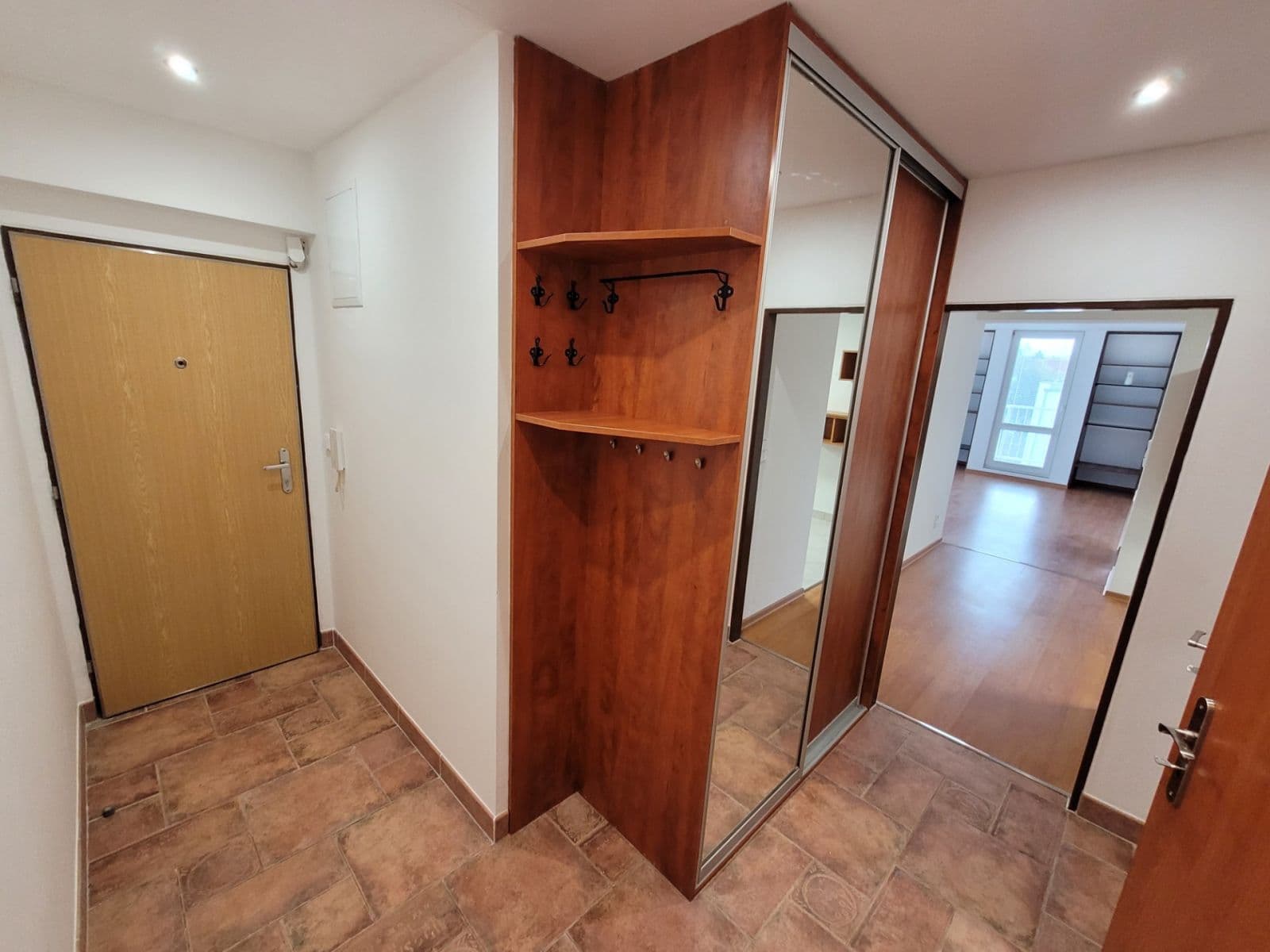 Pronájem bytu 2+kk 90 m², Za černým mostem, Praha, Praha Pronájem bytu 2+kk 90 m², Za černým mostem, Praha, Praha