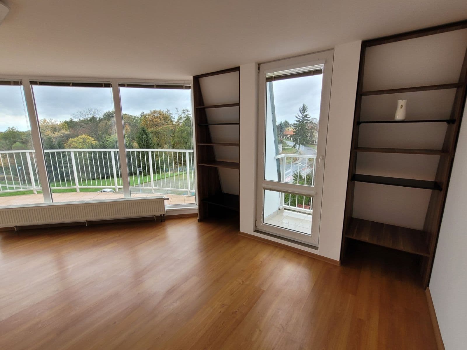 Pronájem bytu 2+kk 90 m², Za černým mostem, Praha, Praha Pronájem bytu 2+kk 90 m², Za černým mostem, Praha, Praha