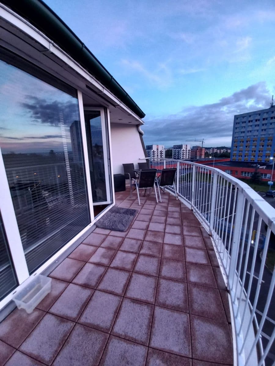 Pronájem bytu 2+kk 90 m², Za černým mostem, Praha, Praha Pronájem bytu 2+kk 90 m², Za černým mostem, Praha, Praha