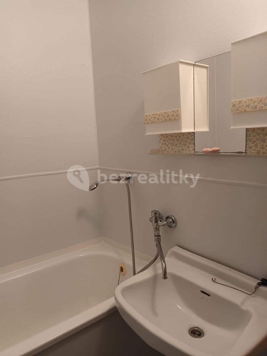Pronájem bytu 2+1 55 m², náměstí SNP, Brno, Jihomoravský kraj Pronájem bytu 2+1 55 m², náměstí SNP, Brno, Jihomoravský kraj