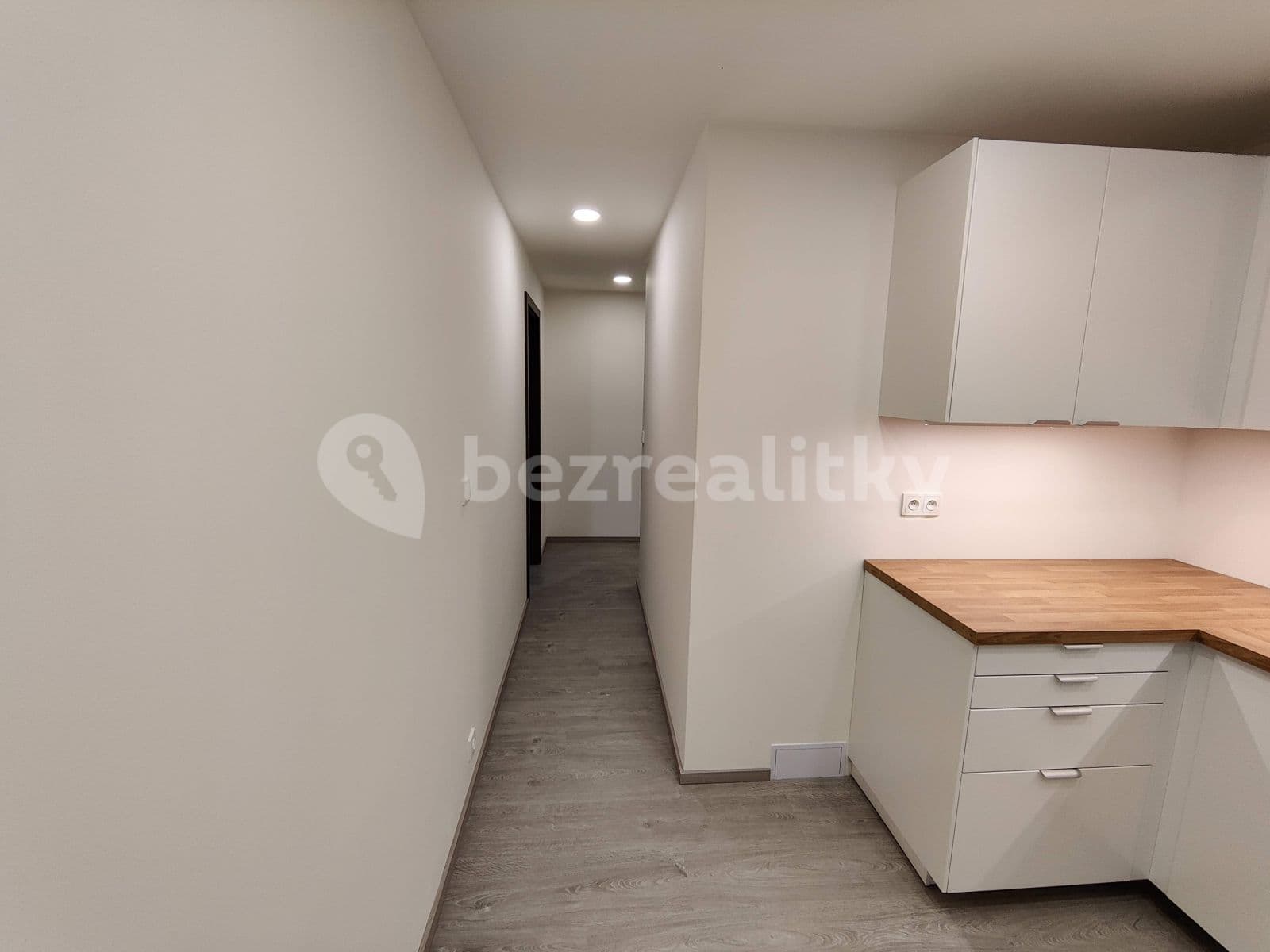 Pronájem bytu 2+1 63 m², Benešovská, Kladno, Středočeský kraj Pronájem bytu 2+1 63 m², Benešovská, Kladno, Středočeský kraj