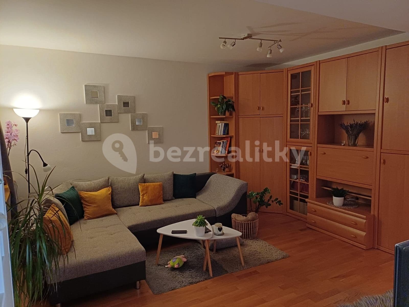 Pronájem bytu 2+1 55 m², Rumunská, Čelákovice, Středočeský kraj Pronájem bytu 2+1 55 m², Rumunská, Čelákovice, Středočeský kraj