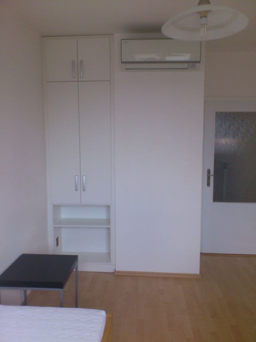 Pronájem bytu 4+1 13 m², Došlíkova, Brno, Jihomoravský kraj Pronájem bytu 4+1 13 m², Došlíkova, Brno, Jihomoravský kraj