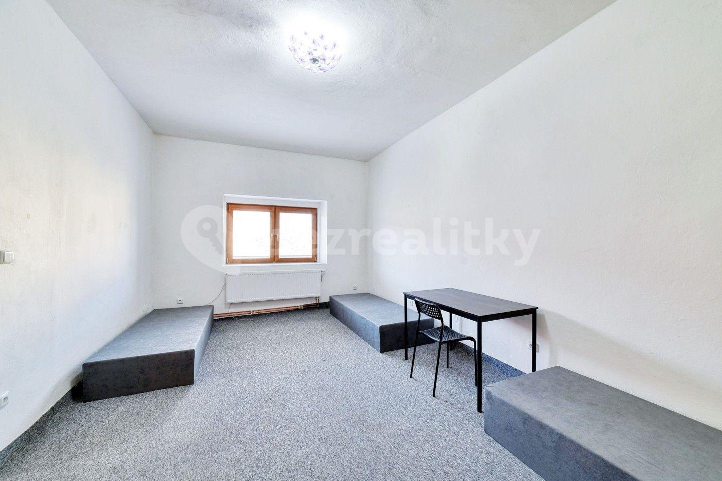 Prodej domu 250 m², pozemek 1.408 m², nám. 1. máje, Černošín, Plzeňský kraj