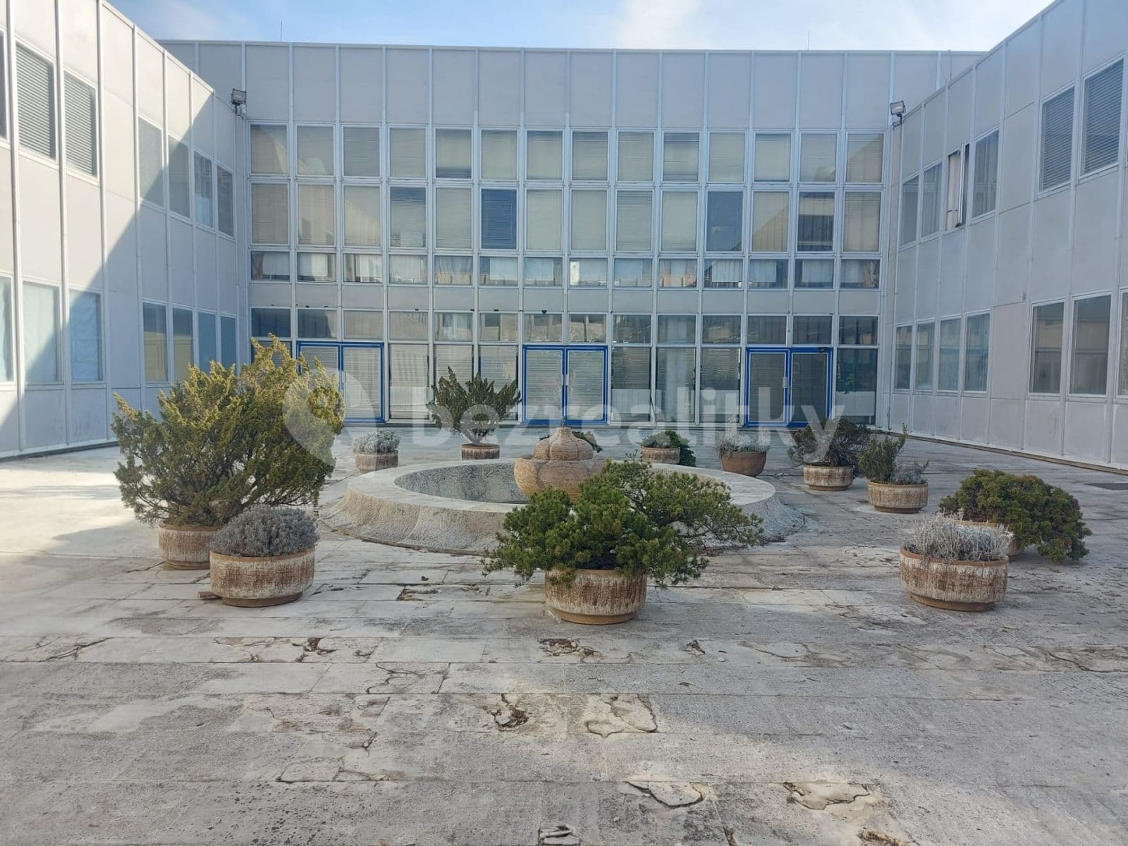 Prodej nebytového prostoru 9.900 m², Za Mototechnou, Praha, Praha Prodej nebytového prostoru 9.900 m², Za Mototechnou, Praha, Praha