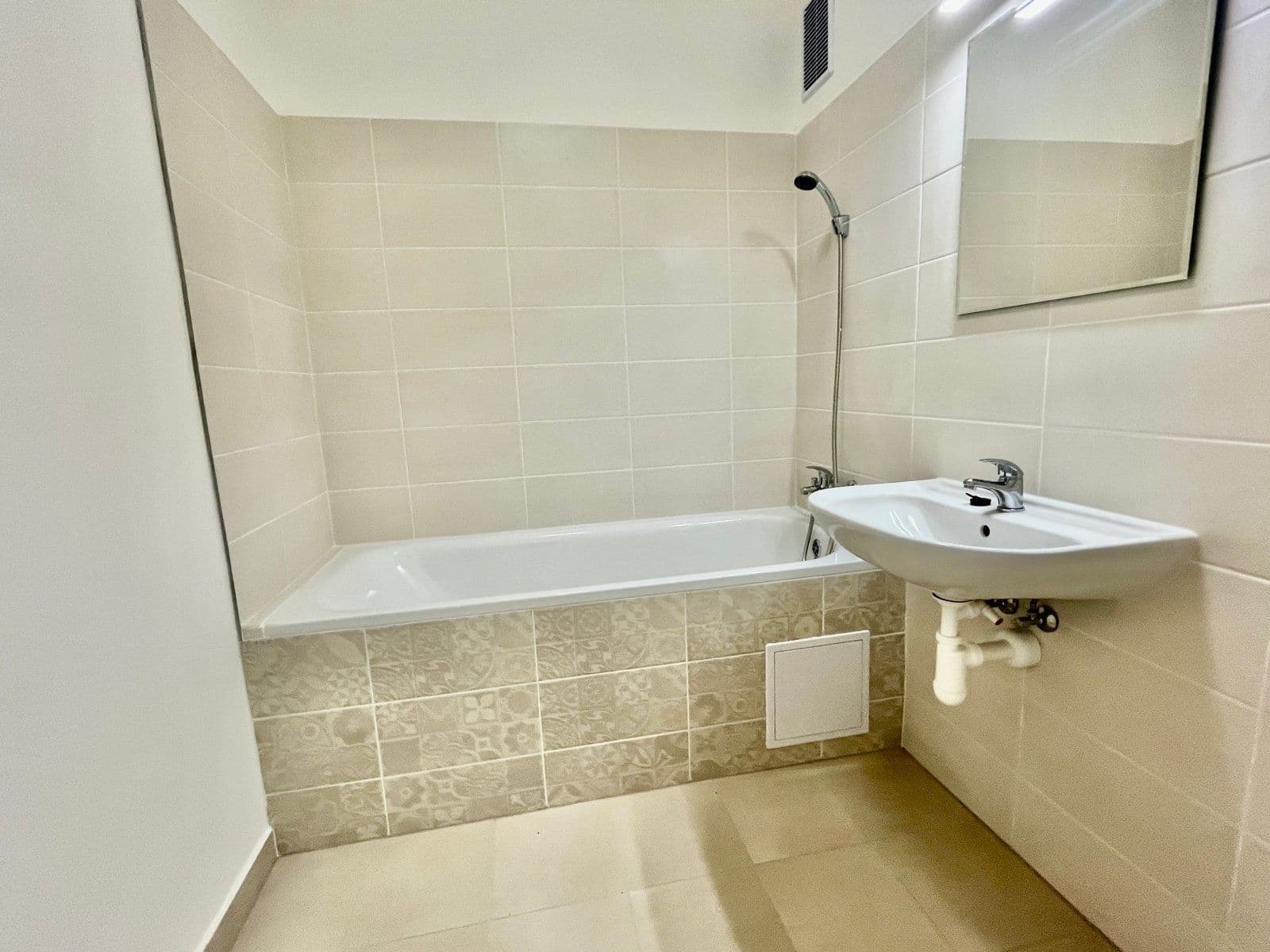 Pronájem bytu 2+1 54 m², Zahradní, Frýdek-Místek, Moravskoslezský kraj Pronájem bytu 2+1 54 m², Zahradní, Frýdek-Místek, Moravskoslezský kraj