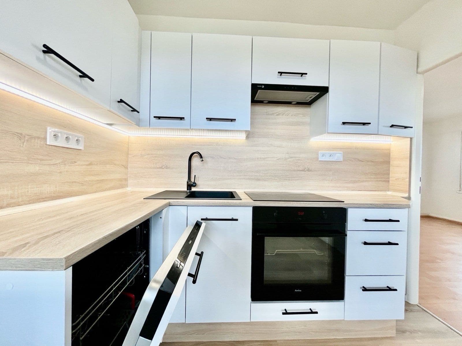 Pronájem bytu 2+1 54 m², Zahradní, Frýdek-Místek, Moravskoslezský kraj Pronájem bytu 2+1 54 m², Zahradní, Frýdek-Místek, Moravskoslezský kraj