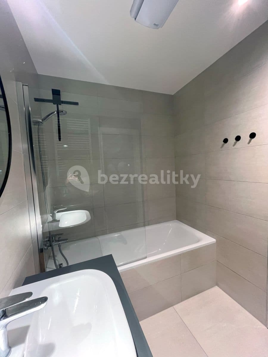 Pronájem bytu 2+kk 38 m², Olgy Havlové, Praha, Praha Pronájem bytu 2+kk 38 m², Olgy Havlové, Praha, Praha
