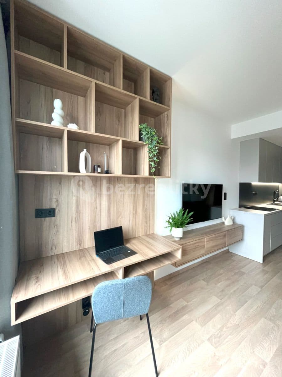 Pronájem bytu 2+kk 38 m², Olgy Havlové, Praha, Praha Pronájem bytu 2+kk 38 m², Olgy Havlové, Praha, Praha