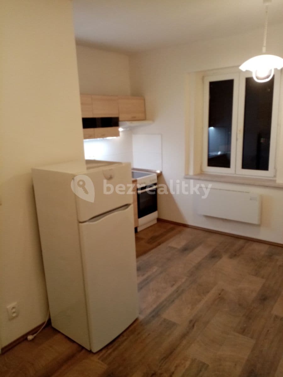 Pronájem bytu 1+1 30 m², Na náměstí, Davle, Středočeský kraj Pronájem bytu 1+1 30 m², Na náměstí, Davle, Středočeský kraj