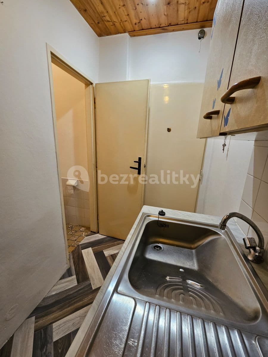Pronájem bytu 1+kk 28 m², Jeremenkova, Praha, Praha Pronájem bytu 1+kk 28 m², Jeremenkova, Praha, Praha