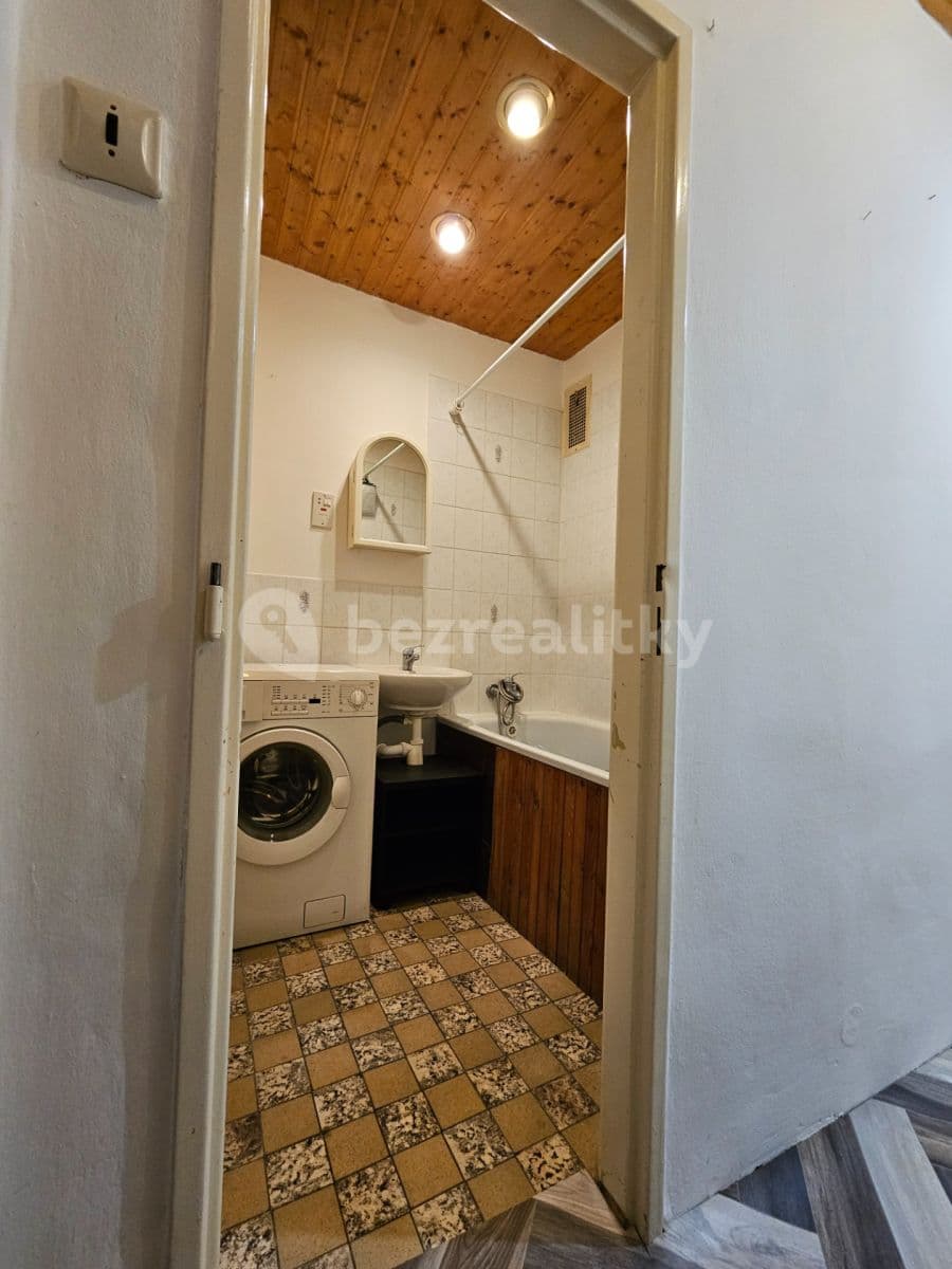 Pronájem bytu 1+kk 28 m², Jeremenkova, Praha, Praha Pronájem bytu 1+kk 28 m², Jeremenkova, Praha, Praha