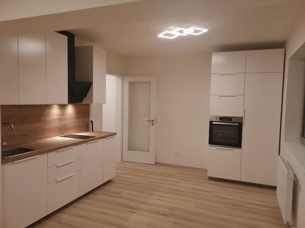 Pronájem bytu 2+kk 49 m², U Lesa, Kutná Hora, Středočeský kraj Pronájem bytu 2+kk 49 m², U Lesa, Kutná Hora, Středočeský kraj