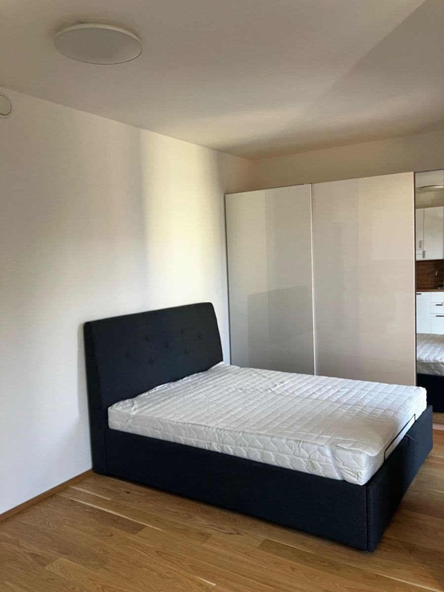 Pronájem bytu 1+kk 35 m², Jankovcova, Praha, Praha Pronájem bytu 1+kk 35 m², Jankovcova, Praha, Praha