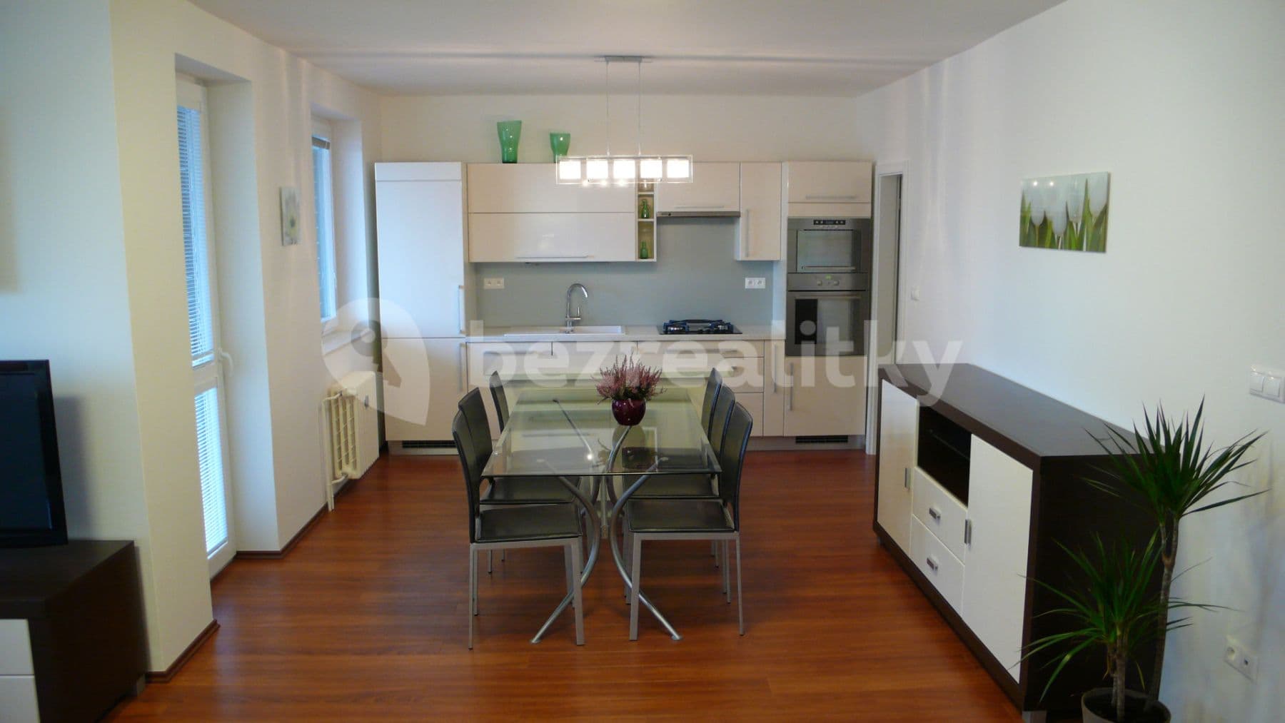 Pronájem bytu 4+1 110 m², Martinengova, Bratislava - mestská časť Staré Mesto, Bratislavský kraj Pronájem bytu 4+1 110 m², Martinengova, Bratislava - mestská časť Staré Mesto, Bratislavský kraj