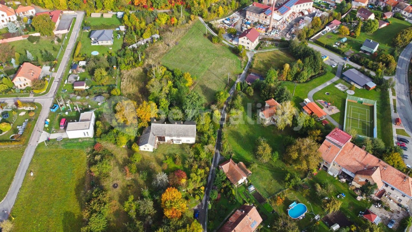 Prodej pozemku 3.489 m², Hroubovice, Pardubický kraj