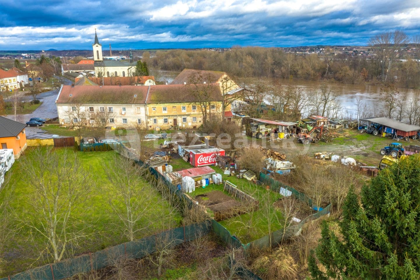 Prodej pozemku 835 m², Dolní Beřkovice, Středočeský kraj