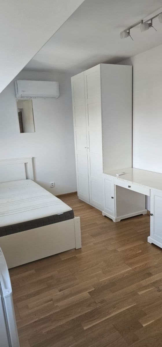 Pronájem bytu Garsoniéra 25 m², Sukova, Velké Přílepy, Středočeský kraj Pronájem bytu Garsoniéra 25 m², Sukova, Velké Přílepy, Středočeský kraj