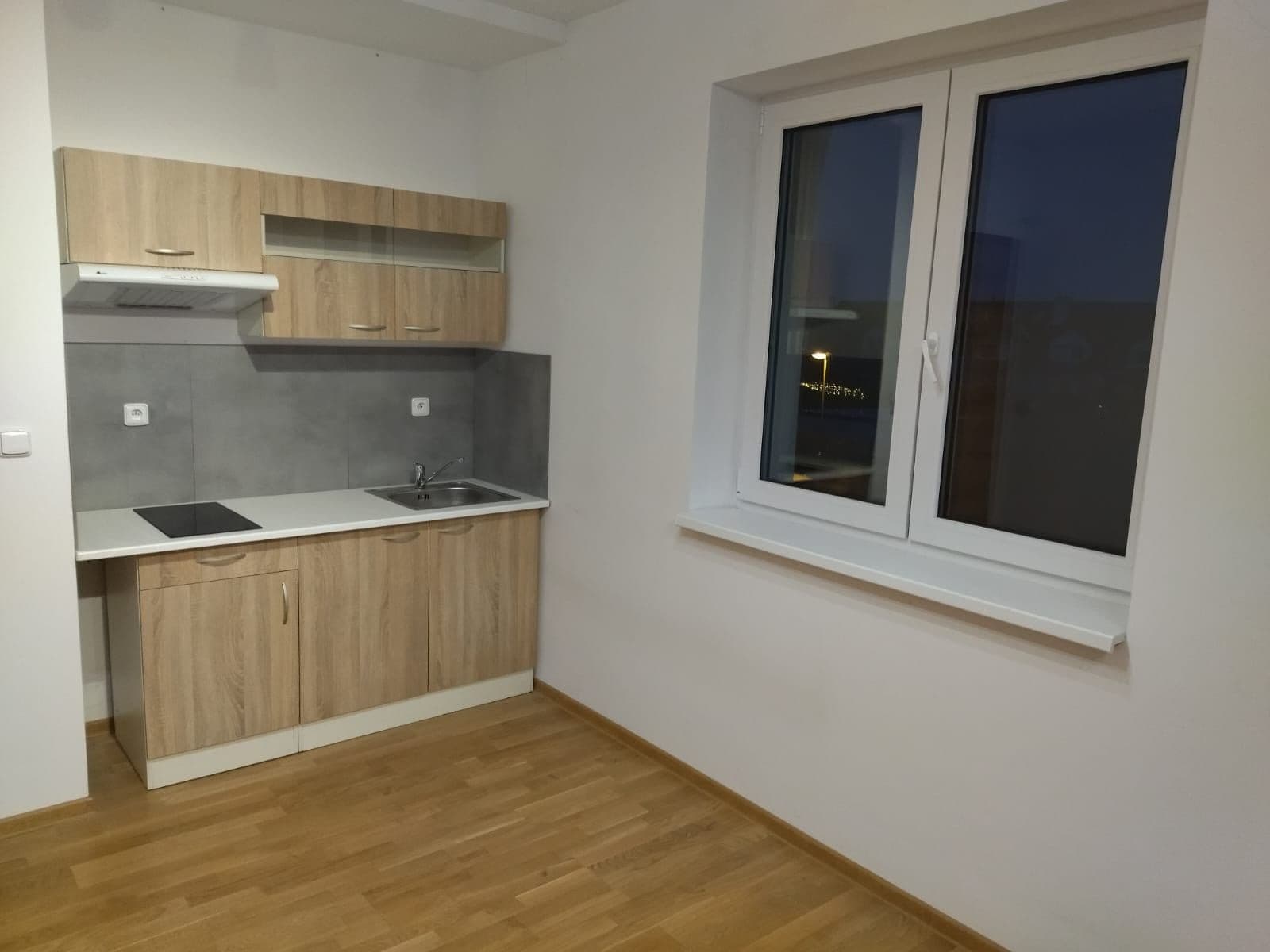 Pronájem bytu Garsoniéra 25 m², Sukova, Velké Přílepy, Středočeský kraj Pronájem bytu Garsoniéra 25 m², Sukova, Velké Přílepy, Středočeský kraj