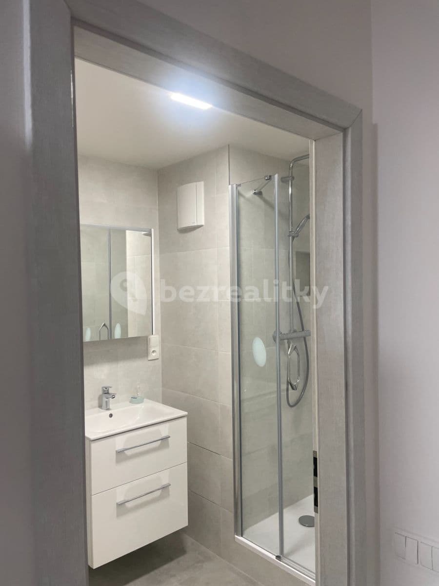 Pronájem bytu 3+kk 63 m², Kaplická, Praha, Praha Pronájem bytu 3+kk 63 m², Kaplická, Praha, Praha