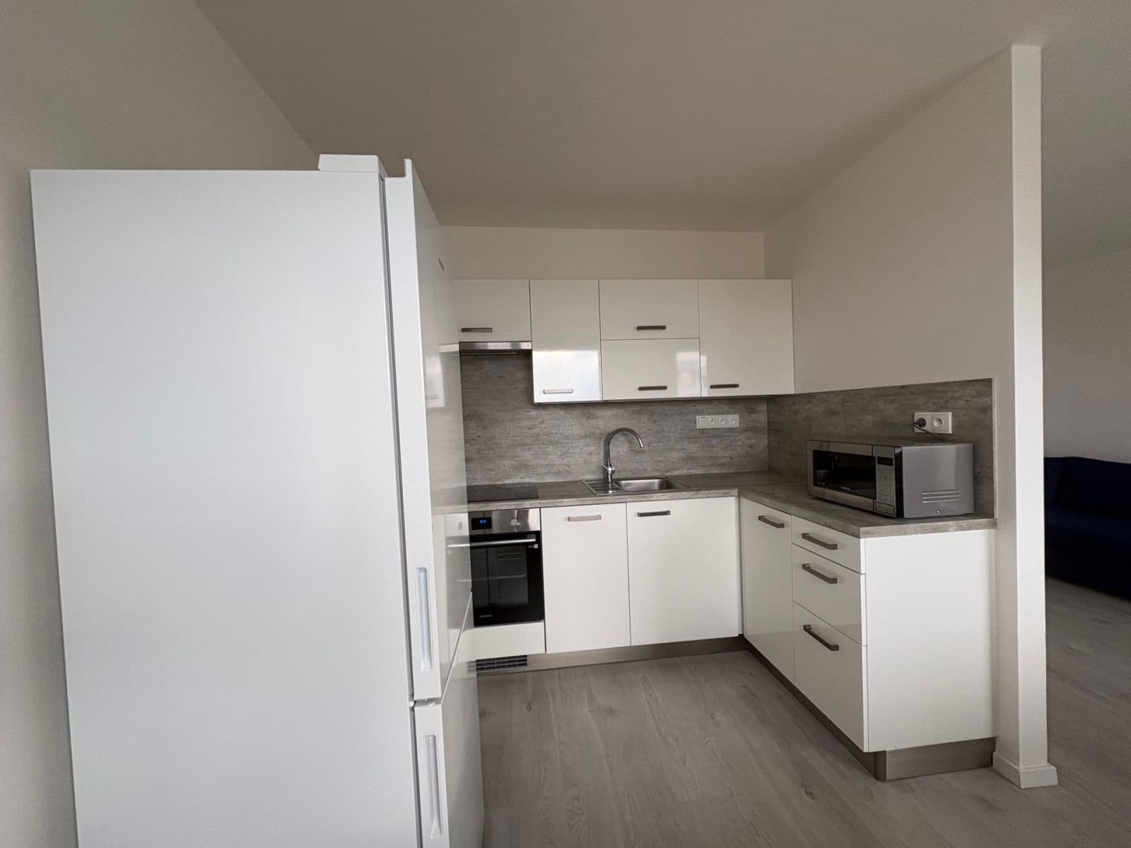 Pronájem bytu 3+kk 63 m², Kaplická, Praha, Praha Pronájem bytu 3+kk 63 m², Kaplická, Praha, Praha