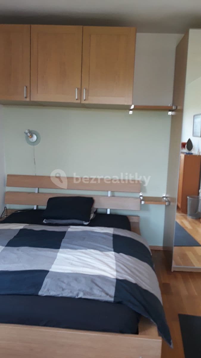 Pronájem bytu 1+kk 50 m², Kralupská, Praha, Praha Pronájem bytu 1+kk 50 m², Kralupská, Praha, Praha